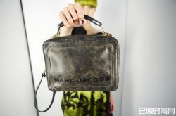 MARC JACOBS新款镇店包？The Box复古午餐盒开抢咯