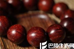 小叶紫檀盘玩方法的介绍 小叶紫檀手串怎么保养?