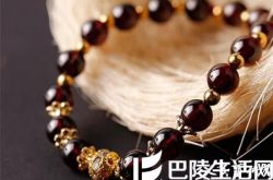 详解石榴石的功效与作用 石榴石手链佩戴的忌讳介绍