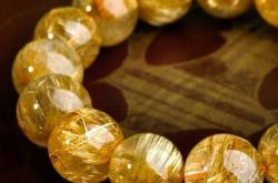 合成金发晶是什么样子的 如何鉴别合成金发晶和天然金发晶