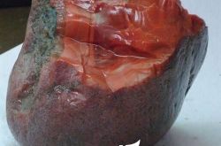 怎样挑选南红玛瑙的原石呢？