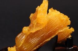 什么是天然琥珀摆件