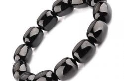 怎样区别黑碧玺与黑玛瑙呢？