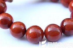 南红玛瑙能不能用油保养？