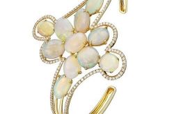 鉴别欧泊石的品质，从观察变彩开始