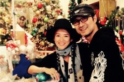 章子怡晒与汪峰合影秀恩爱 网友：平安夜虐狗