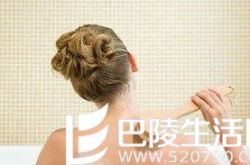 女孩天天洗澡四肢长出“鱼鳞”  皮肤上白色皮屑直掉