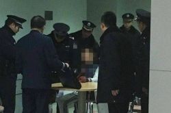 复旦MBA女学生平安夜被捅伤 凶手系男同学因情感纠葛伤人