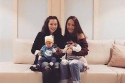 徐若瑄与关颖抱娃聚会 辣妈萌宝同框太养眼