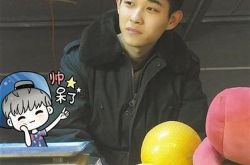 商贩酷似韩星尼坤 每天引众多大学生围观