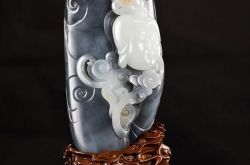 玉雕大师于雪涛和田青花籽料摆件作品《梦回大唐》赏析