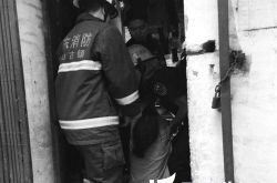 因不满房东涨电费 女子酒后开煤气企图自杀