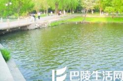 佛山大学生夜宵醉酒不归 学校湖内发现尸体疑溺水身亡