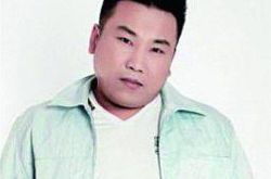 歌手王磊抢劫5千被判5年 持酒瓶劫单身女