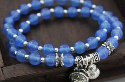 哪类人适合佩戴蓝玉髓? 蓝玉髓的功效与作用的介绍?