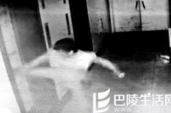 醉酒男子脚踹电梯门坠井身亡 母亲称其在家不喝酒