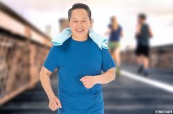 跑步是适合老年人的运动吗？4大注意事项+补充氨糖很重要