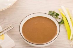 哪些食物可以补钙？汤臣倍健钙维生素D钙维生素K软胶囊、牛奶、芝麻酱！