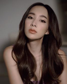 纳瓦拉·翁瓦莎娜照片