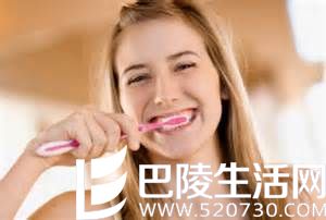 喝红酒就黑牙？是时候学学这些小妙招了