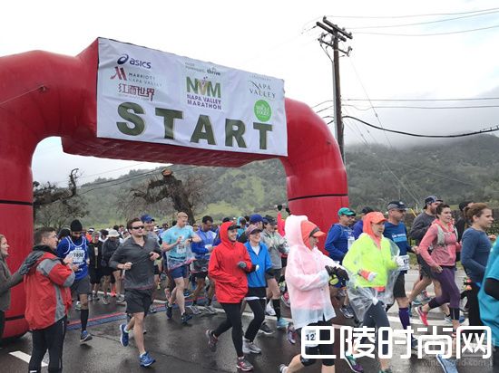 纳帕谷马拉松开赛，红酒世界代表团获佳绩