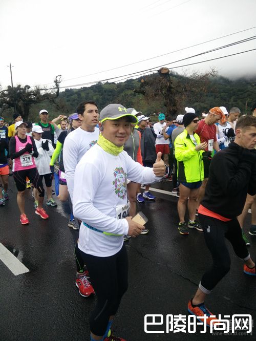 纳帕谷马拉松开赛，红酒世界代表团获佳绩