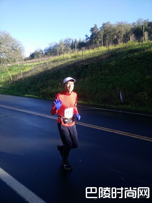 纳帕谷马拉松开赛，红酒世界代表团获佳绩