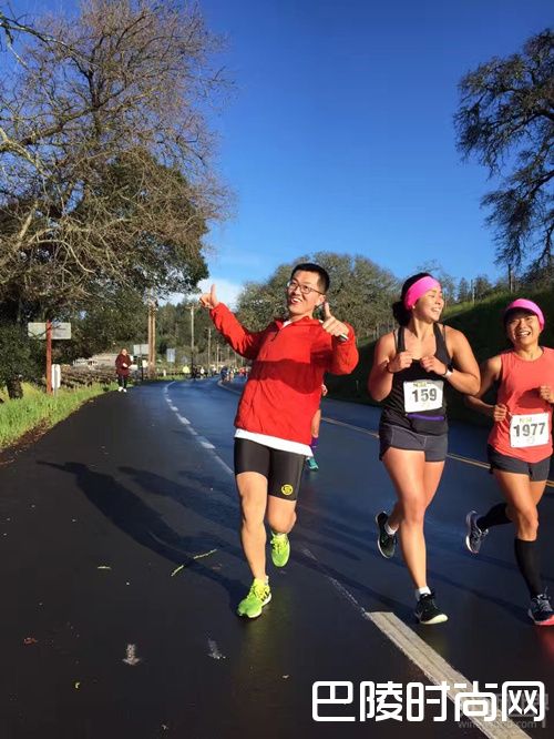 纳帕谷马拉松开赛，红酒世界代表团获佳绩