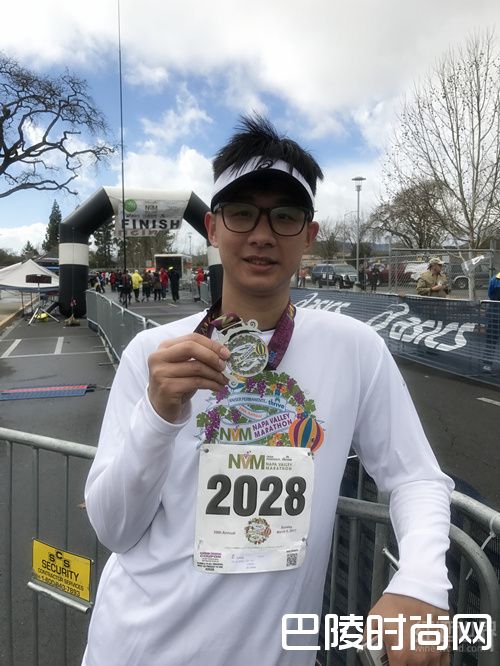 纳帕谷马拉松开赛，红酒世界代表团获佳绩