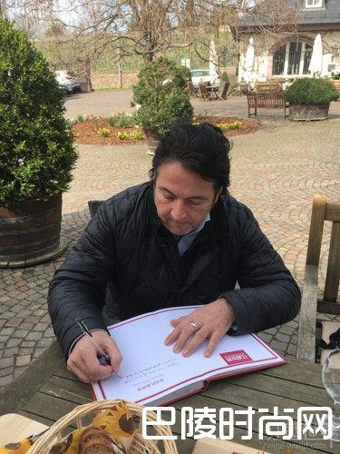 跟随红酒世界，深入历史悠久的百年名庄——莱茵豪森城堡