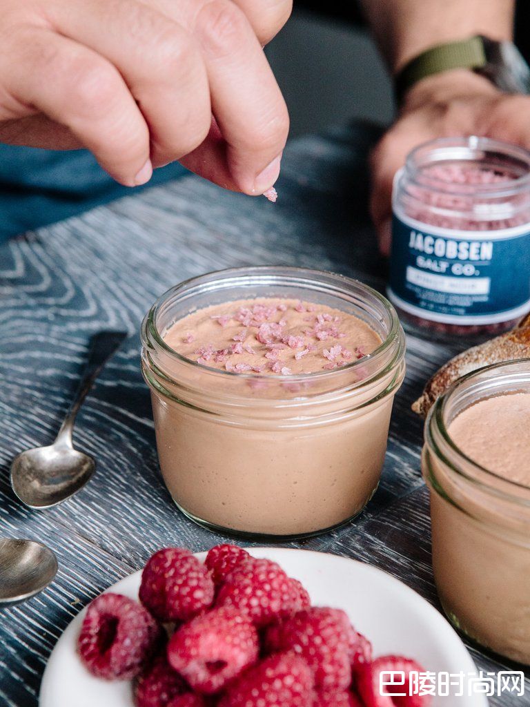 盐也能玩出花样?来点红色的黑皮诺食盐 盐也能玩出花样?来点红色的黑皮诺食盐