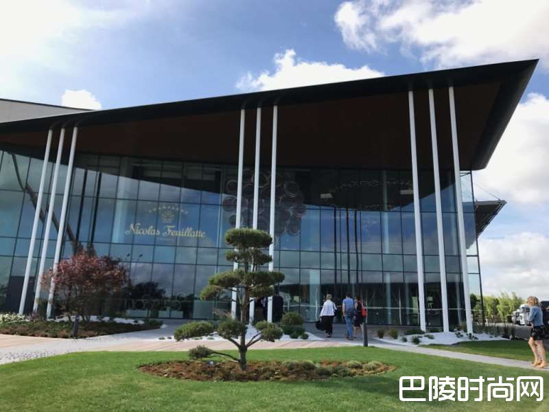 丽歌菲雅香槟投资1.9亿元的新办公室落成 丽歌菲雅香槟投资1.9亿元的新办公室落成