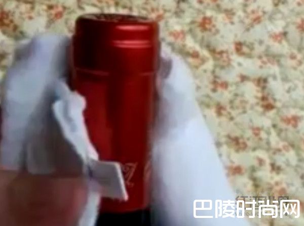 海马刀开瓶器是这样用的,优雅而正确地用! 海马刀开瓶器是这样用的,优雅而正确地用!