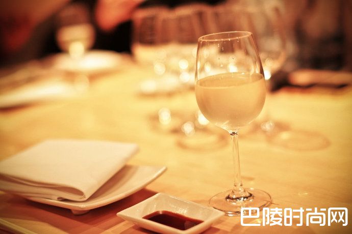 波尔多有哪些顶级干白? 波尔多有哪些顶级干白?