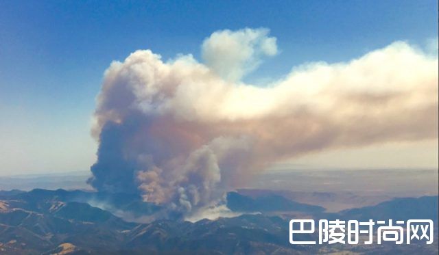 大火肆虐加州附近葡萄园 大火肆虐加州附近葡萄园