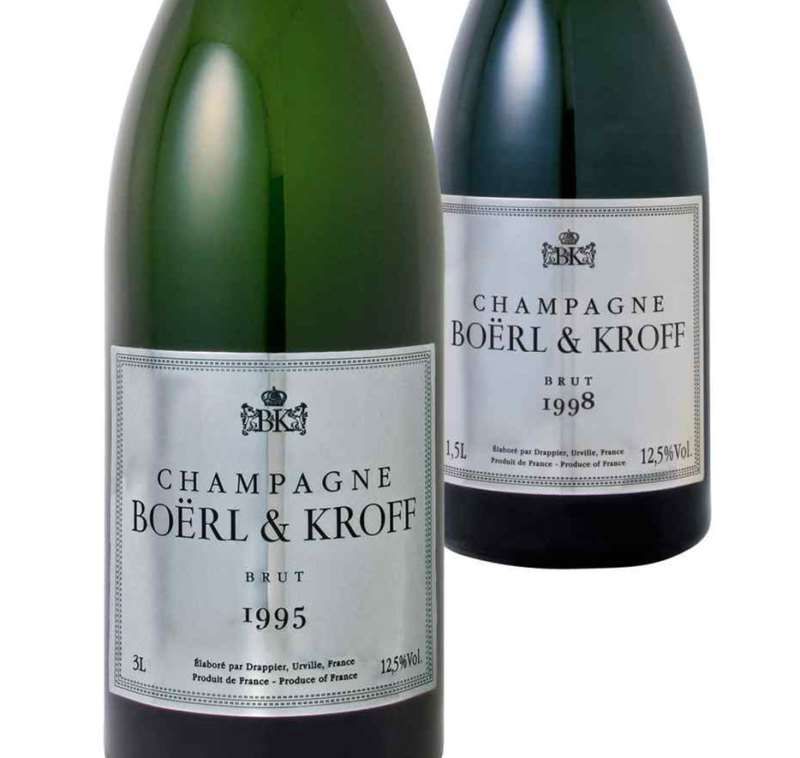 奢华的洋范儿姿势：开瓶玻尔科夫香槟