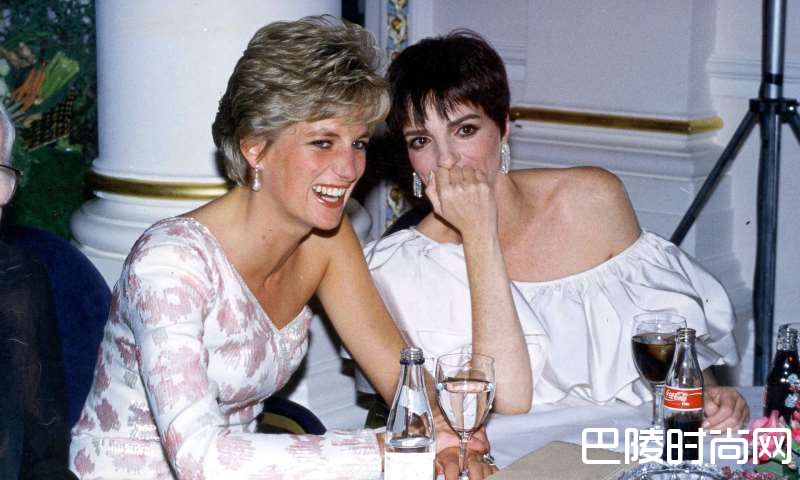 戴安娜王妃最爱的鸡尾酒：桃子贝里尼