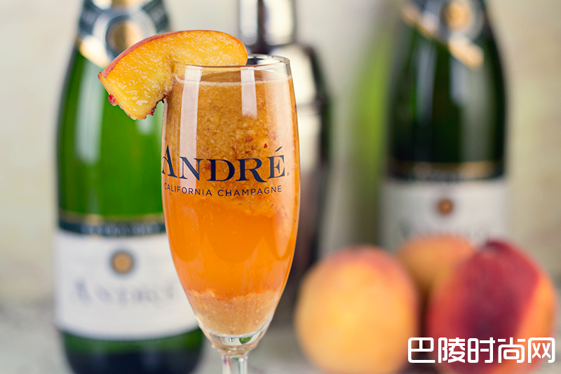 戴安娜王妃最爱的鸡尾酒：桃子贝里尼