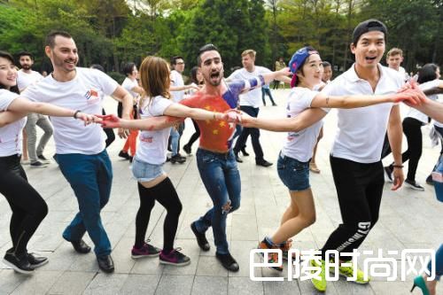 低调而不失腔调，卢埃达你真是美了一生