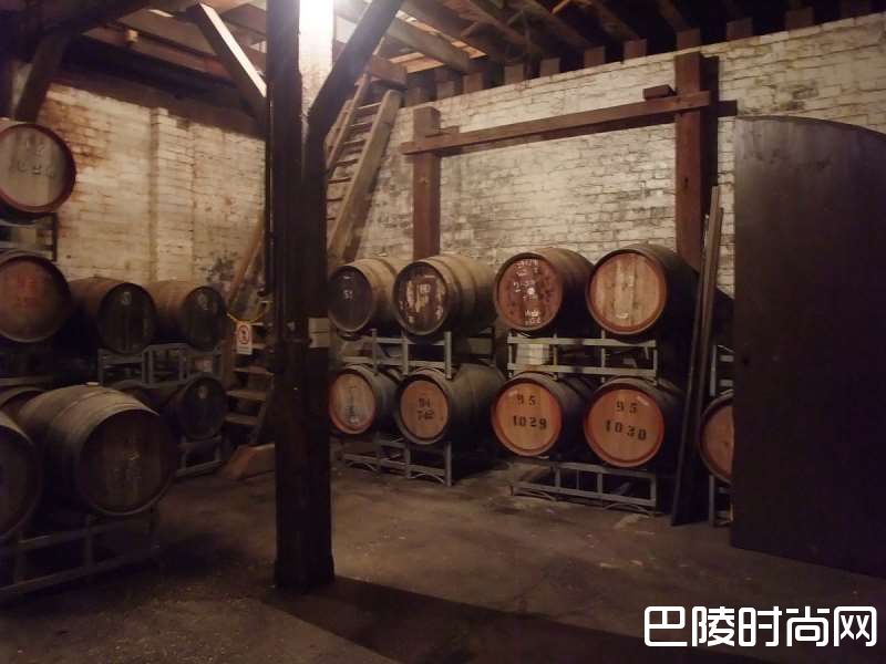 喝腻了拉菲、木桐?你可能需要一瓶车库酒 喝腻了拉菲、木桐?你可能需要一瓶车库酒