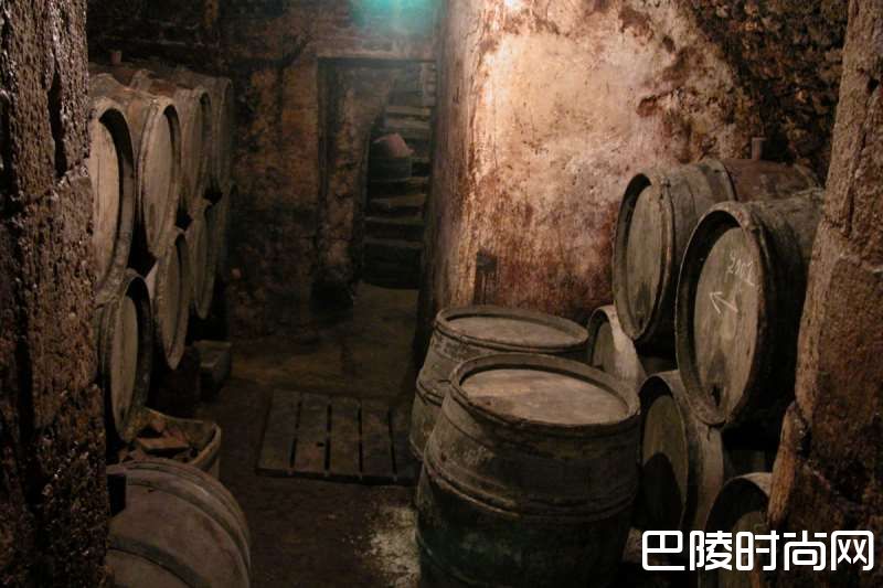 6座不可不知的教皇新堡酒庄 6座不可不知的教皇新堡酒庄