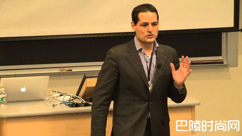 左右着葡萄酒世界的酒评家们