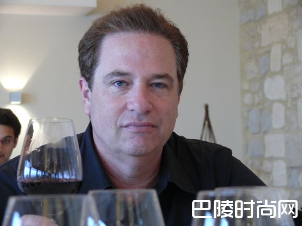 左右着葡萄酒世界的酒评家们