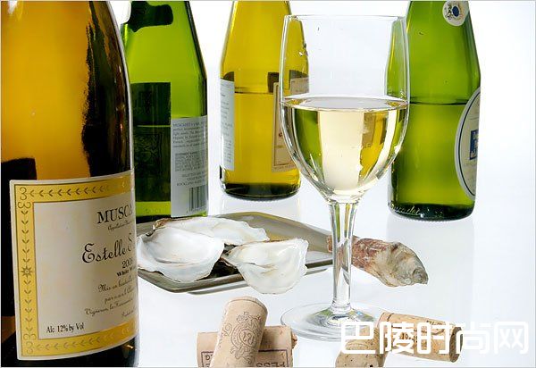 美酒相伴，春意更浓