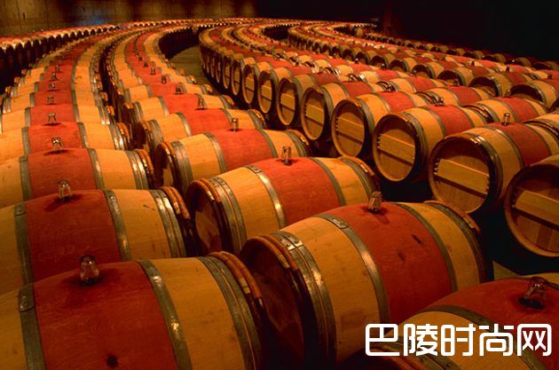 哪些因素会让干型葡萄酒尝起来有甜味？