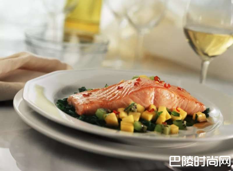 三文鱼配酒新思路！