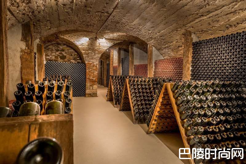 你的无年份香槟到底“多大”？