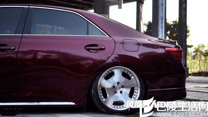 轮毂上的螺丝为7075螺丝