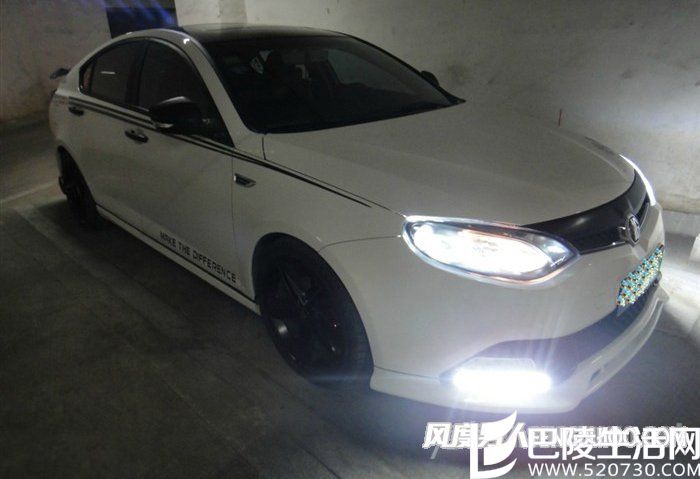 车灯方面，改装了近光H6氙气灯