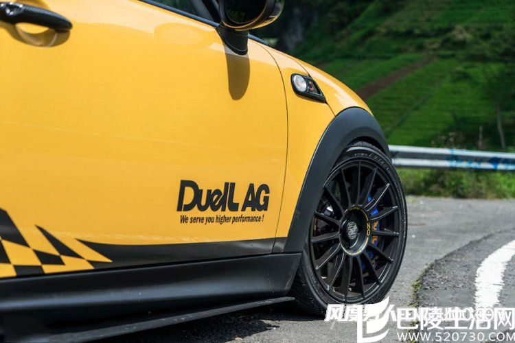 宝马MINI Cooper侧面